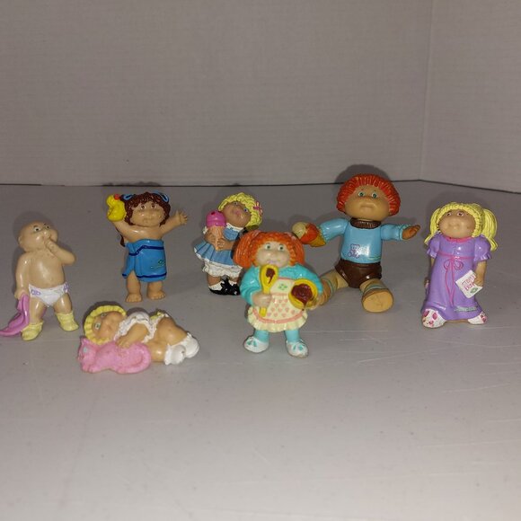 Vtg 1980's Cabbage Patch Kids Mini PVC Figures - Lot of 7 - Picture 1 of 3